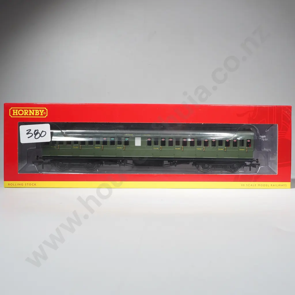 Hornby - SR Ex LSWR Non-Corridor 3rd Class Coach- Mint in Box R4720A Image 1++