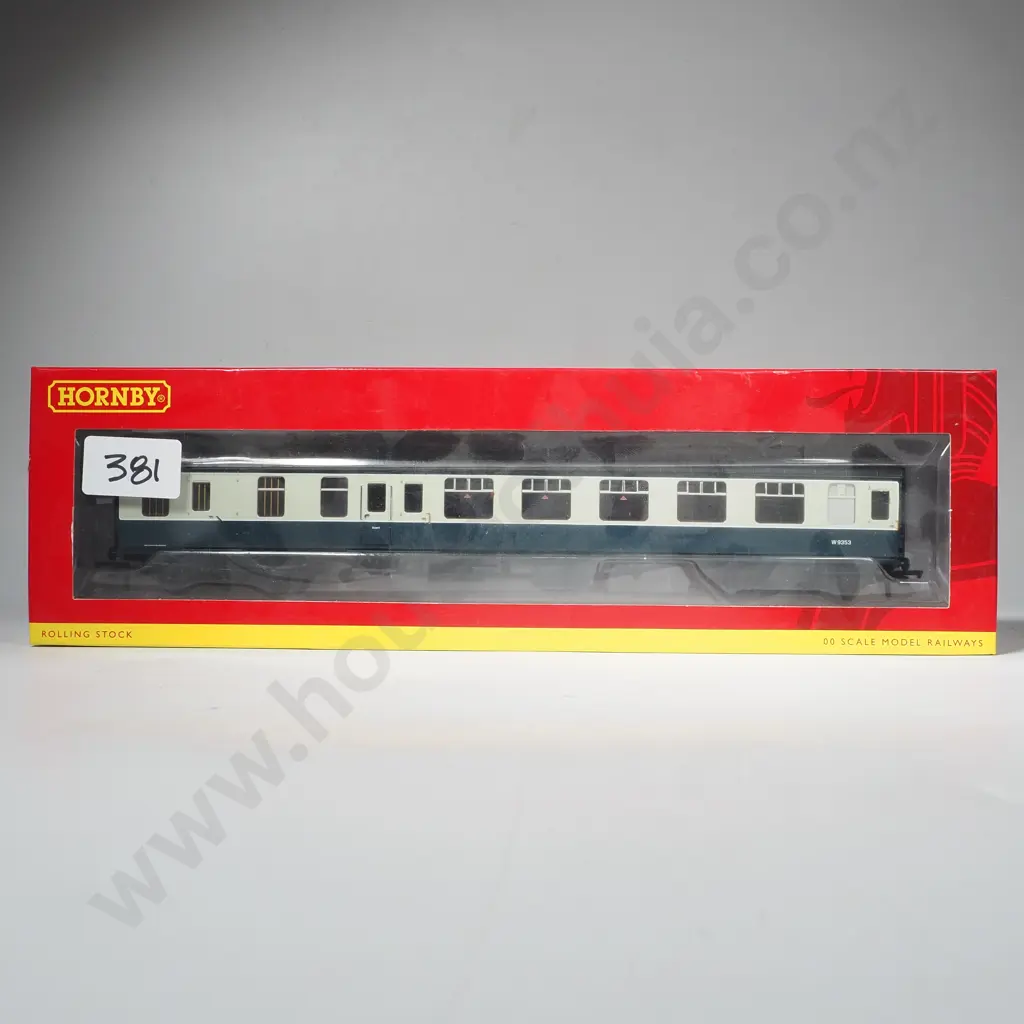 Hornby - BK MkI Brake 2nd Open Class Coach- Mint in Box R4777 Image 1++