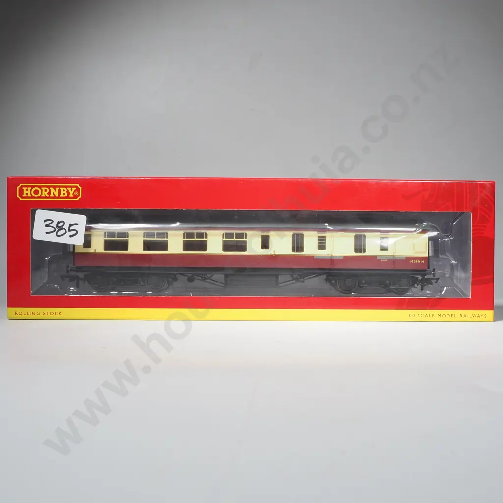 Hornby - BR Corridor Brake 3rd Class Coach - Mint in Box R4449B Image 1++