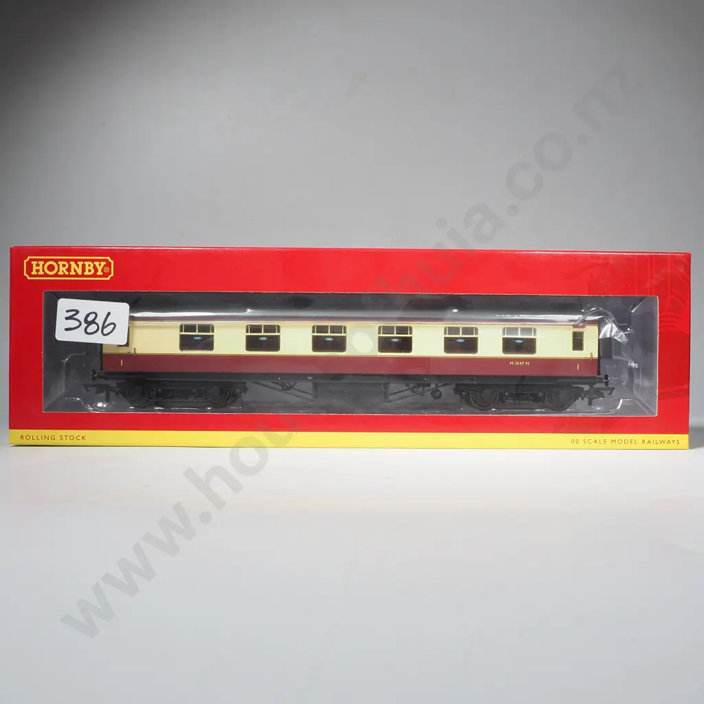 Hornby - BR Corridor 1st Class Coach - Mint in Box R4447B Image 1++
