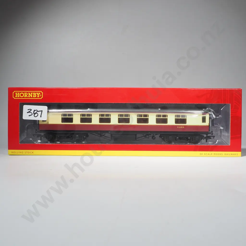 Hornby - BR Corridor 3rd Class Coach - Mint in Box R4448B Image 1++
