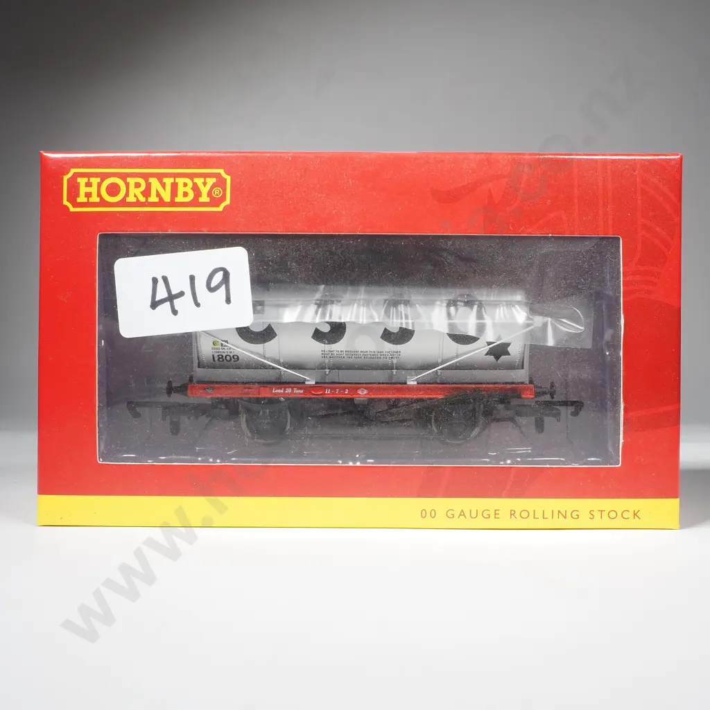 Hornby - 20 Ton Tanker 'Esso' - Mint in Box R60037 Image 1++
