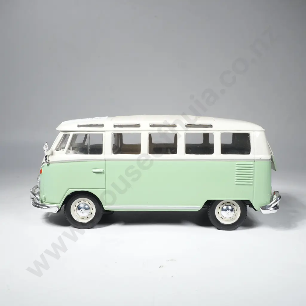 Volkswagen Van Model Car Image 1++