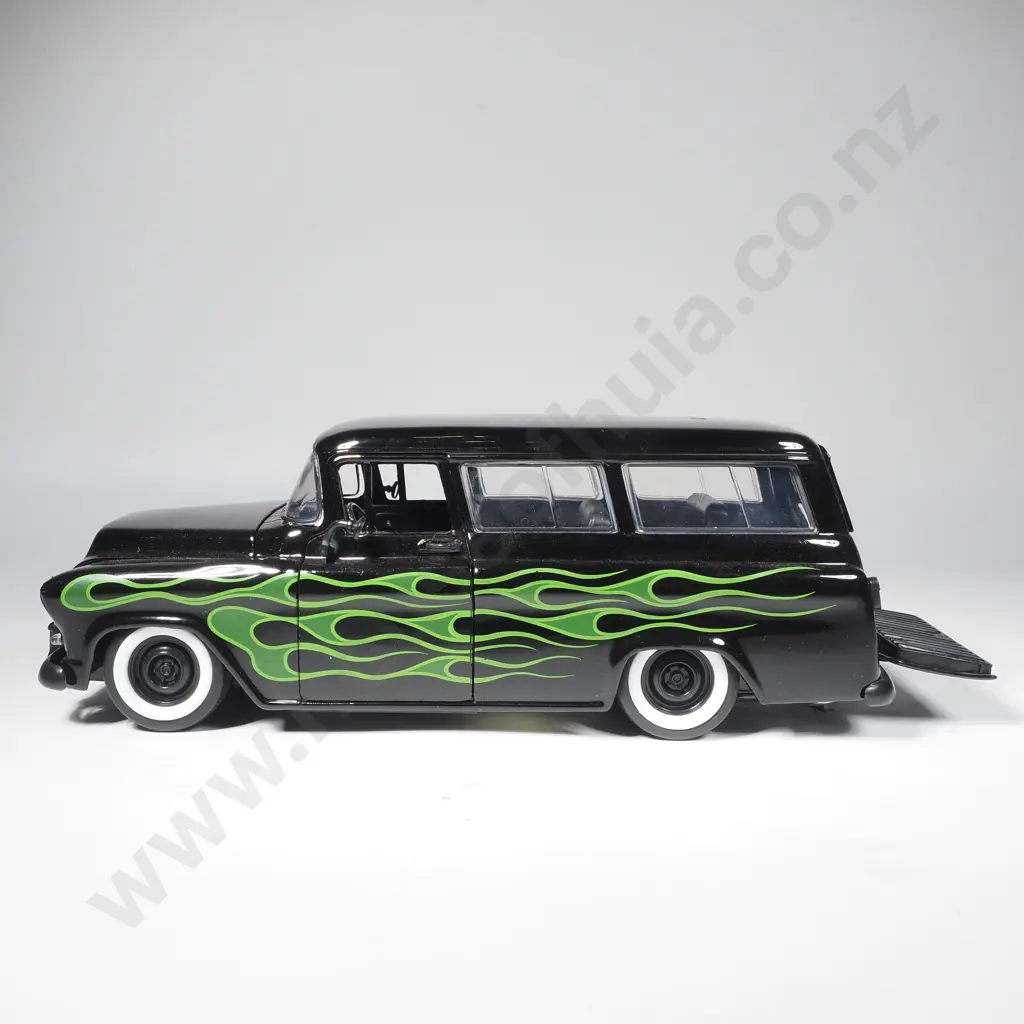 1957 Chevrolet Suburban Model Car Image 1++