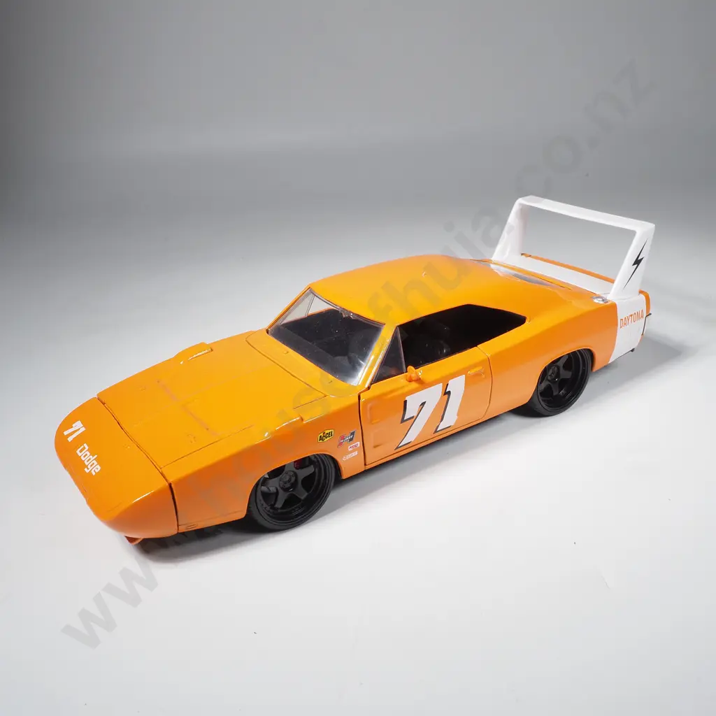 1969 Dodge Challenger Daytona Model Car Image 1++