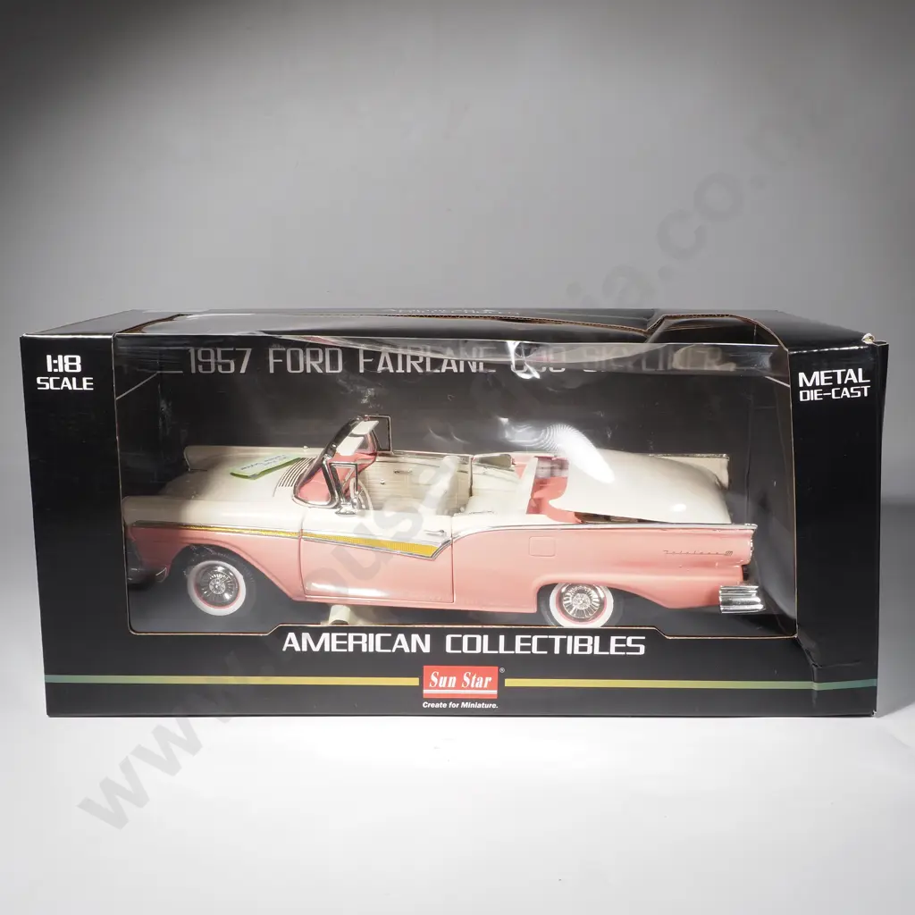 1957 Ford Fairlane 500 Skyliner Image 1++