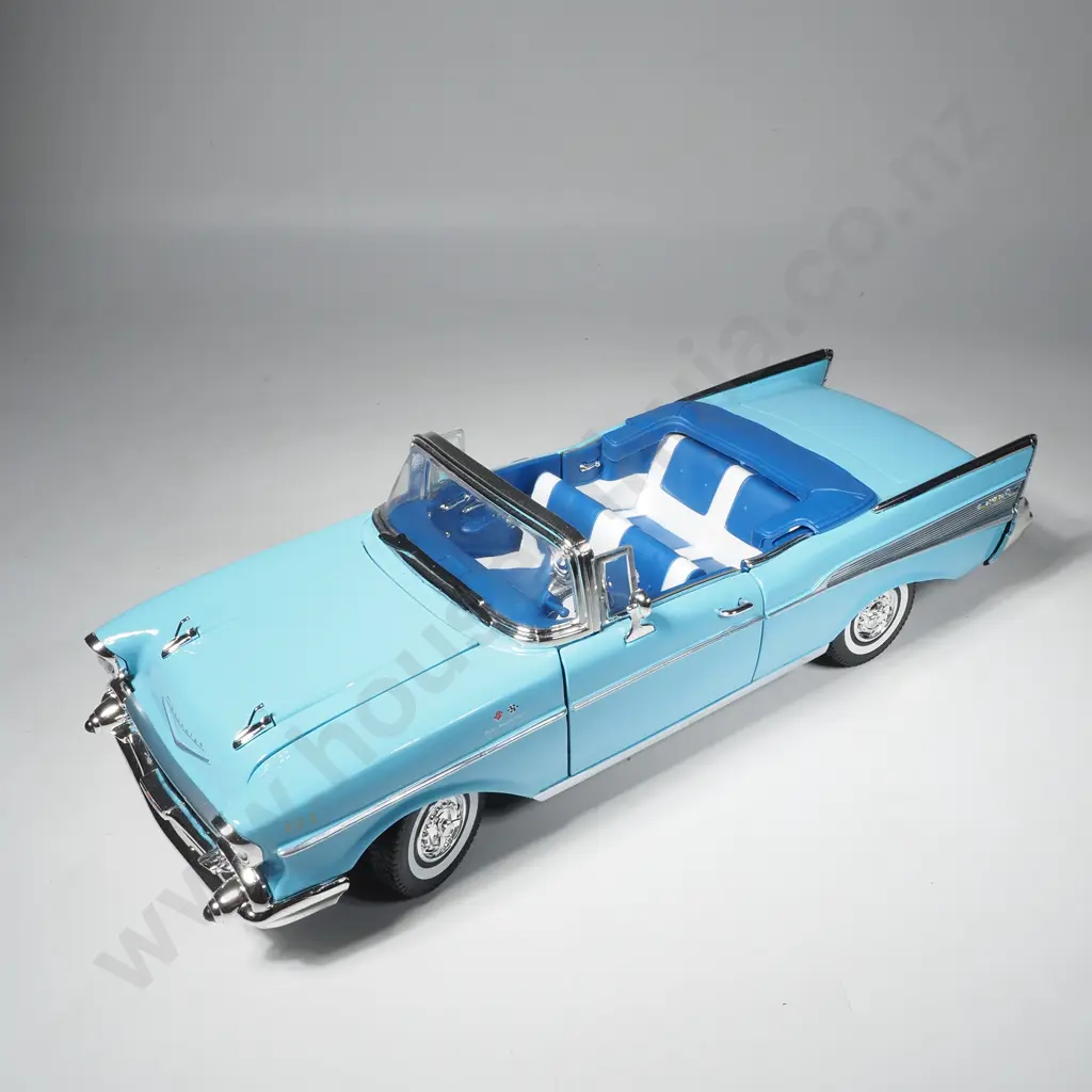1957 Chevy Bel Air 1:18 Image 1++