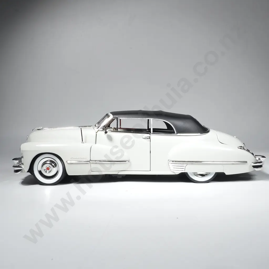 1947 Cadilac 1:18 Image 1++