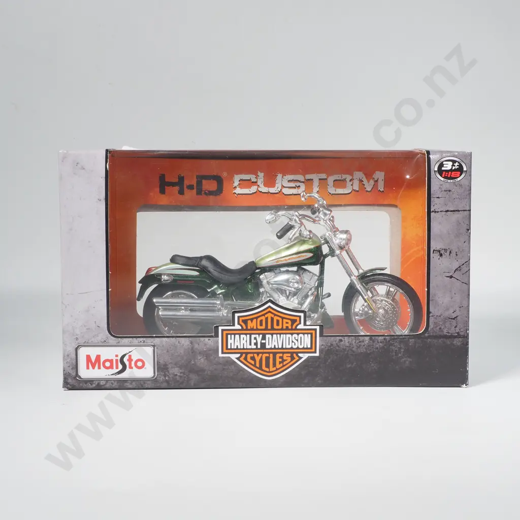 2012 XL 1200V Seventy-Two Image 1++