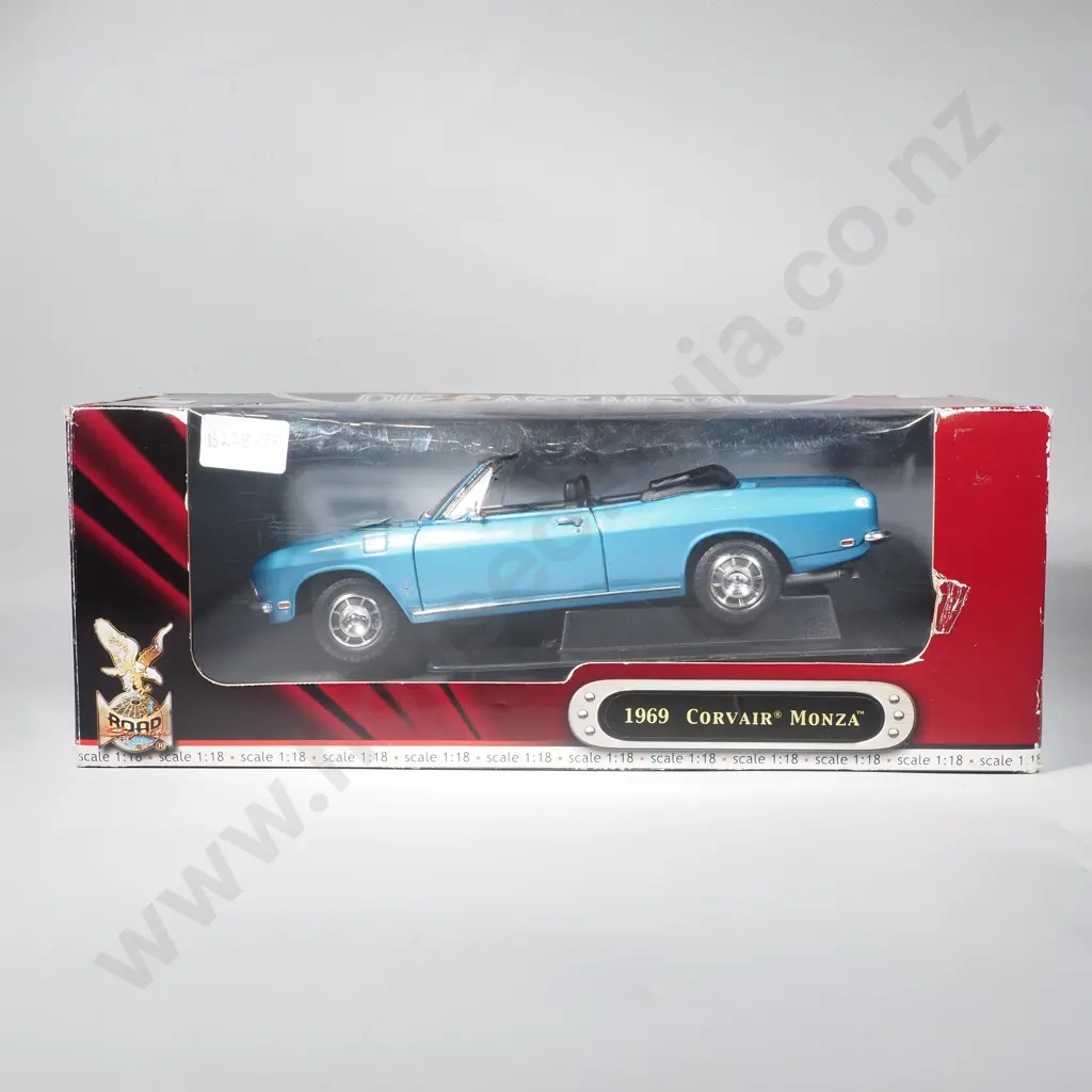 1969 Corvair Monza - Deluxe Edition 1:18 Image 1++