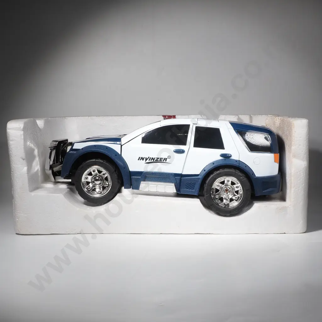Toy 'Invinzer' - Crash it...Auto Rebuild SUV Image 1++