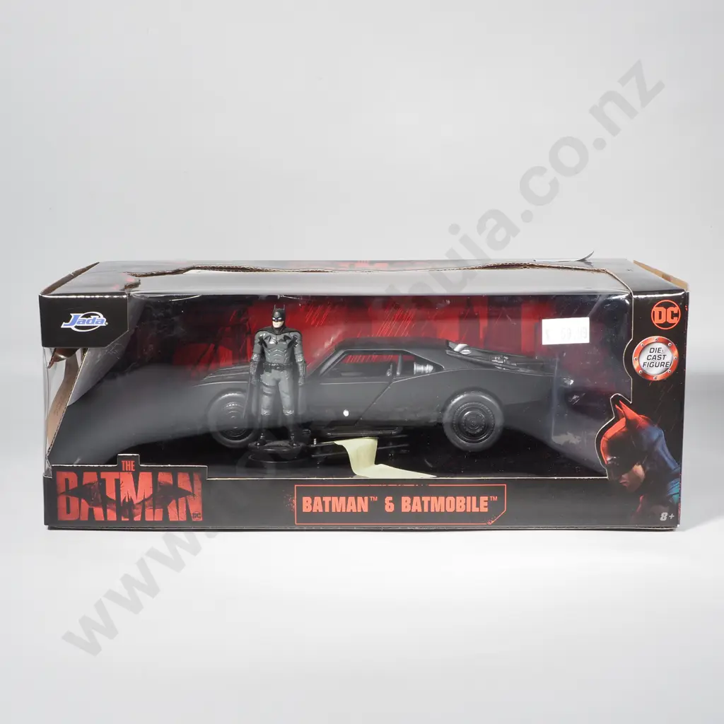 The Batman & Batmobile Image 1++