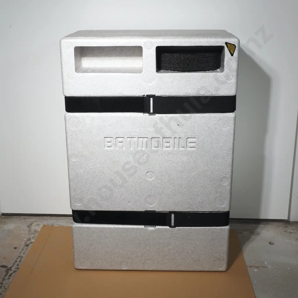 Batmoblie - Collectable Vehicle 1:6 Image 1++