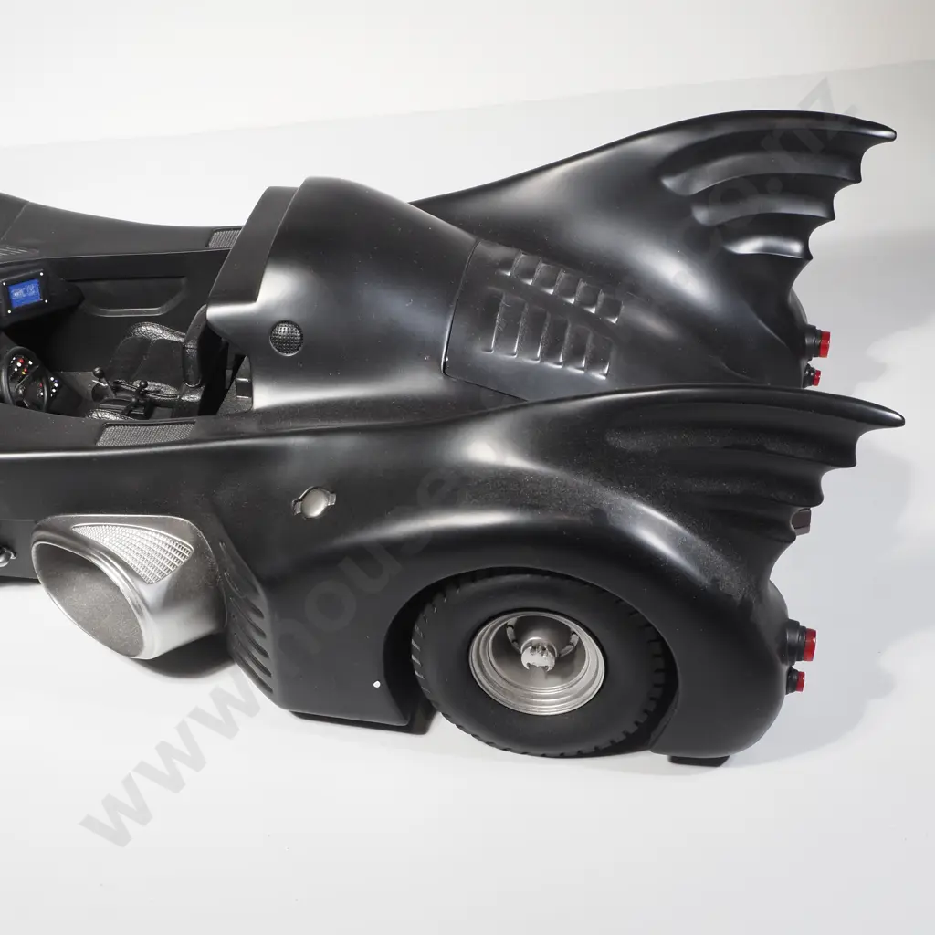 Batmobile 1:10 Image 1++