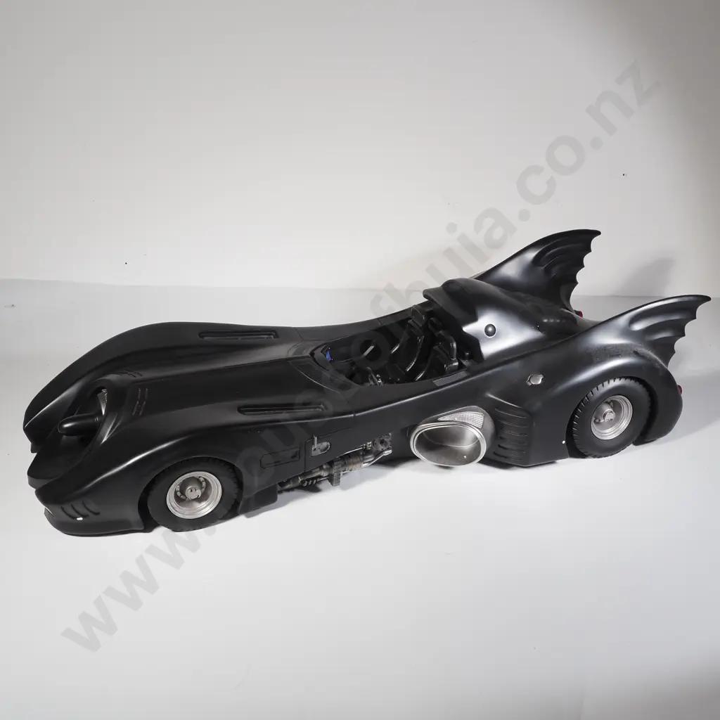 Batmobile 1:10 Image 1++