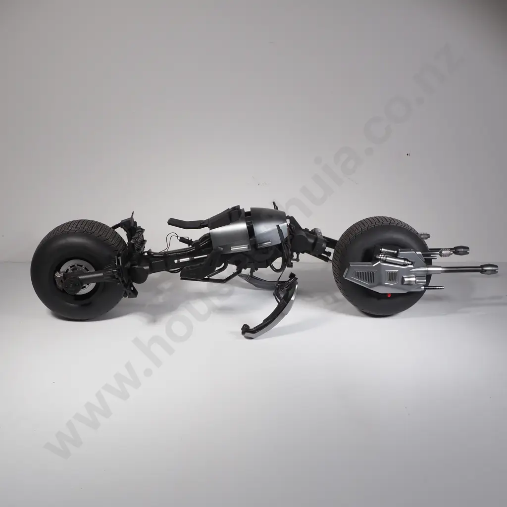 Batman Bat-Pod - MMS591 1:6 Image 1++