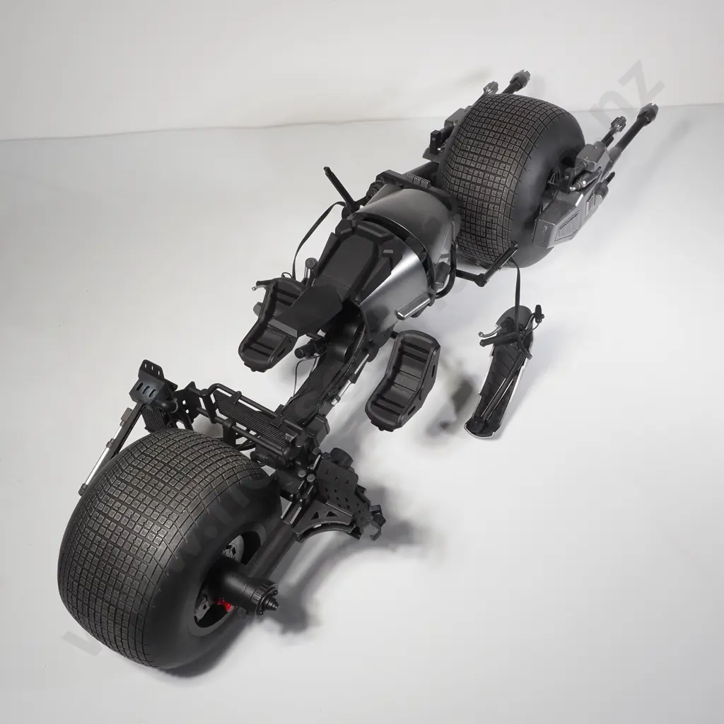 Batman Bat-Pod - MMS591 1:6 Image 1++