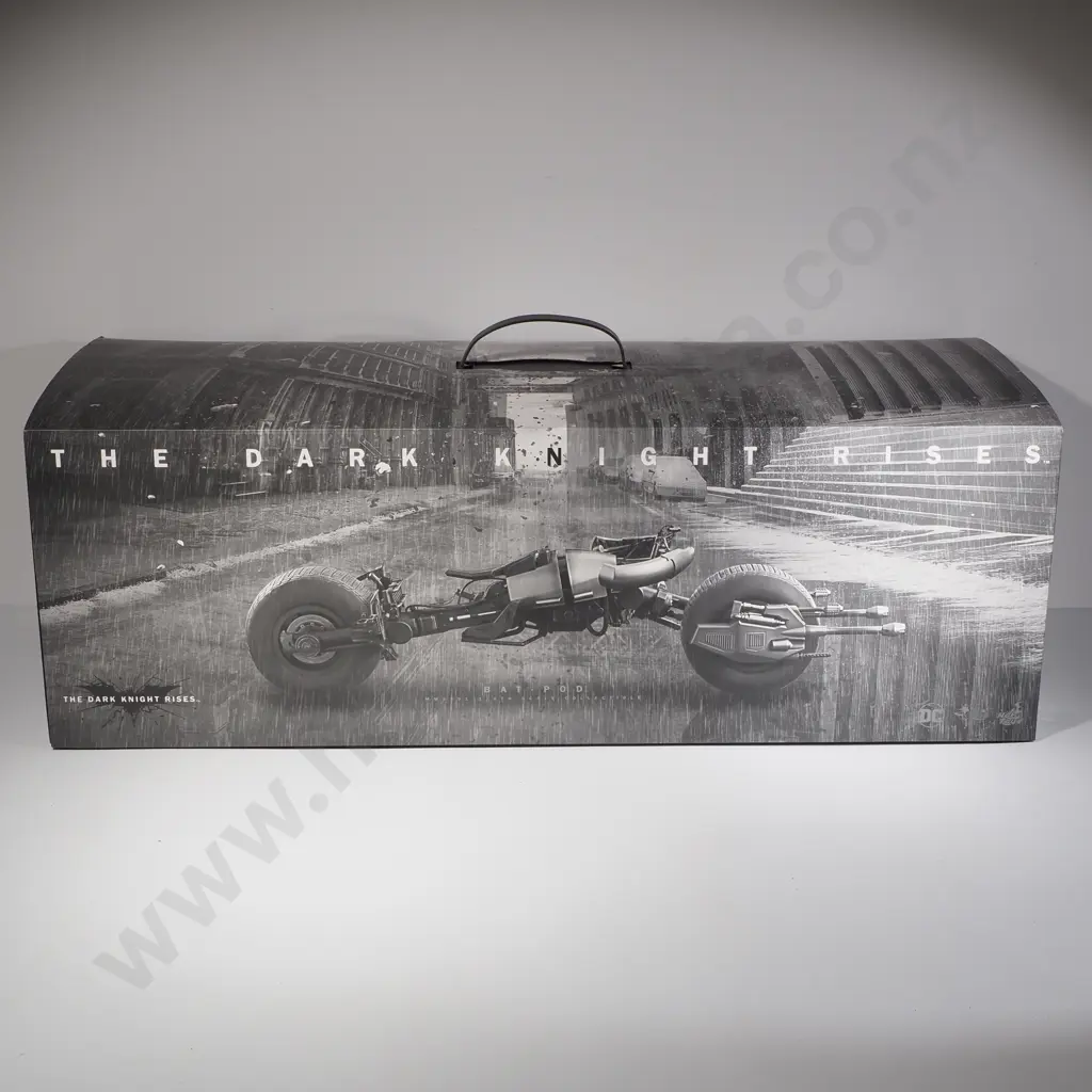 Batman Bat-Pod - MMS591 1:6 Image 1++