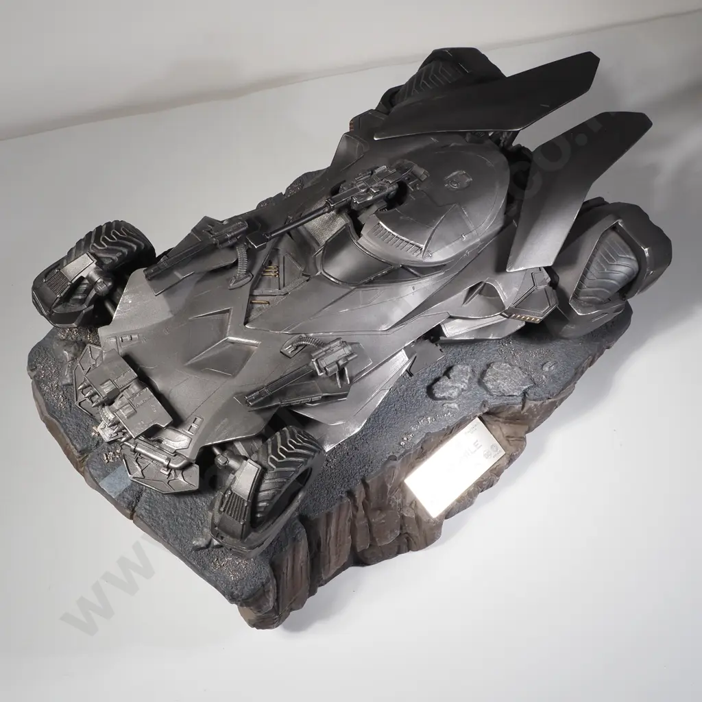 Batmobile - MC-16 Image 1++
