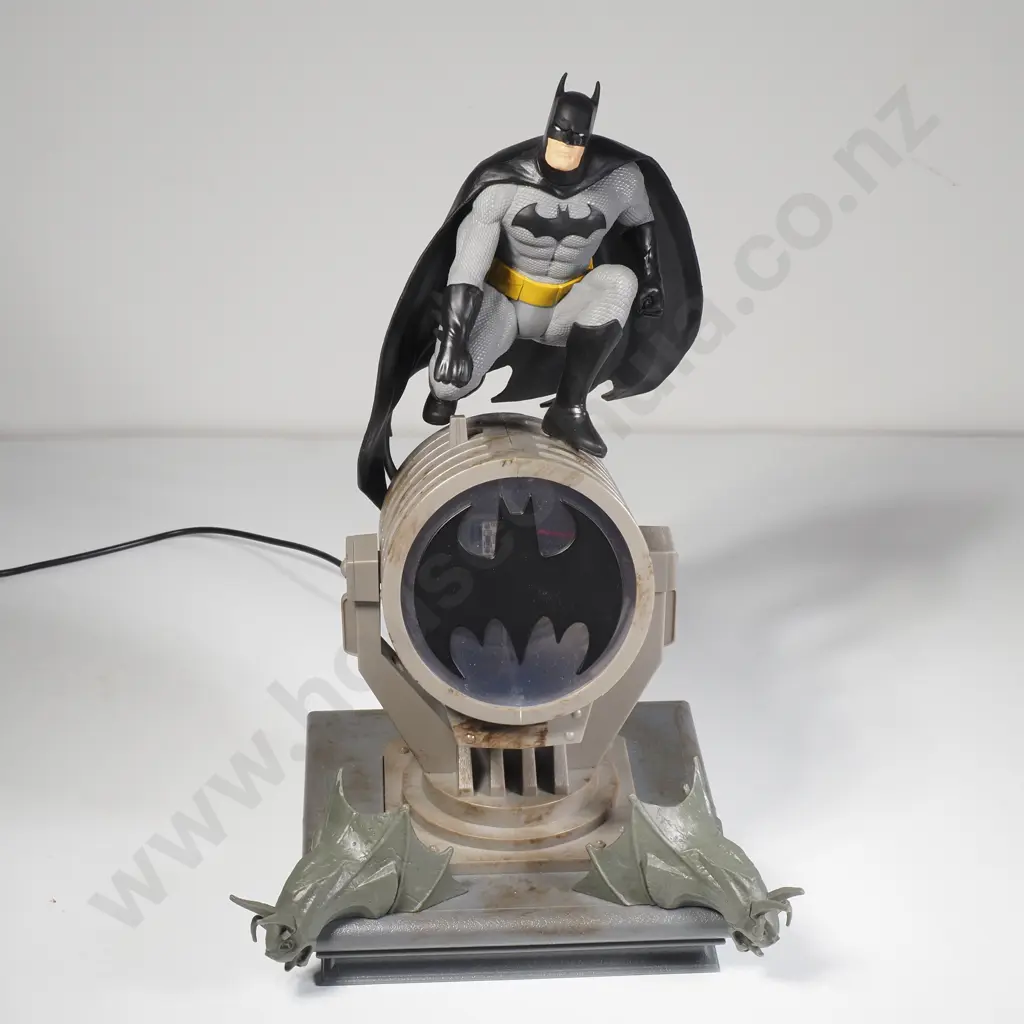 Batman Figure Light - 27cm/11 Tall Image 1++