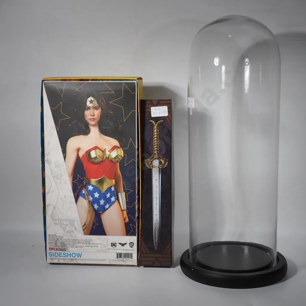 Wonder Woman Collectible - 1:6 & Display Dome & God Killer Sword Image 1++