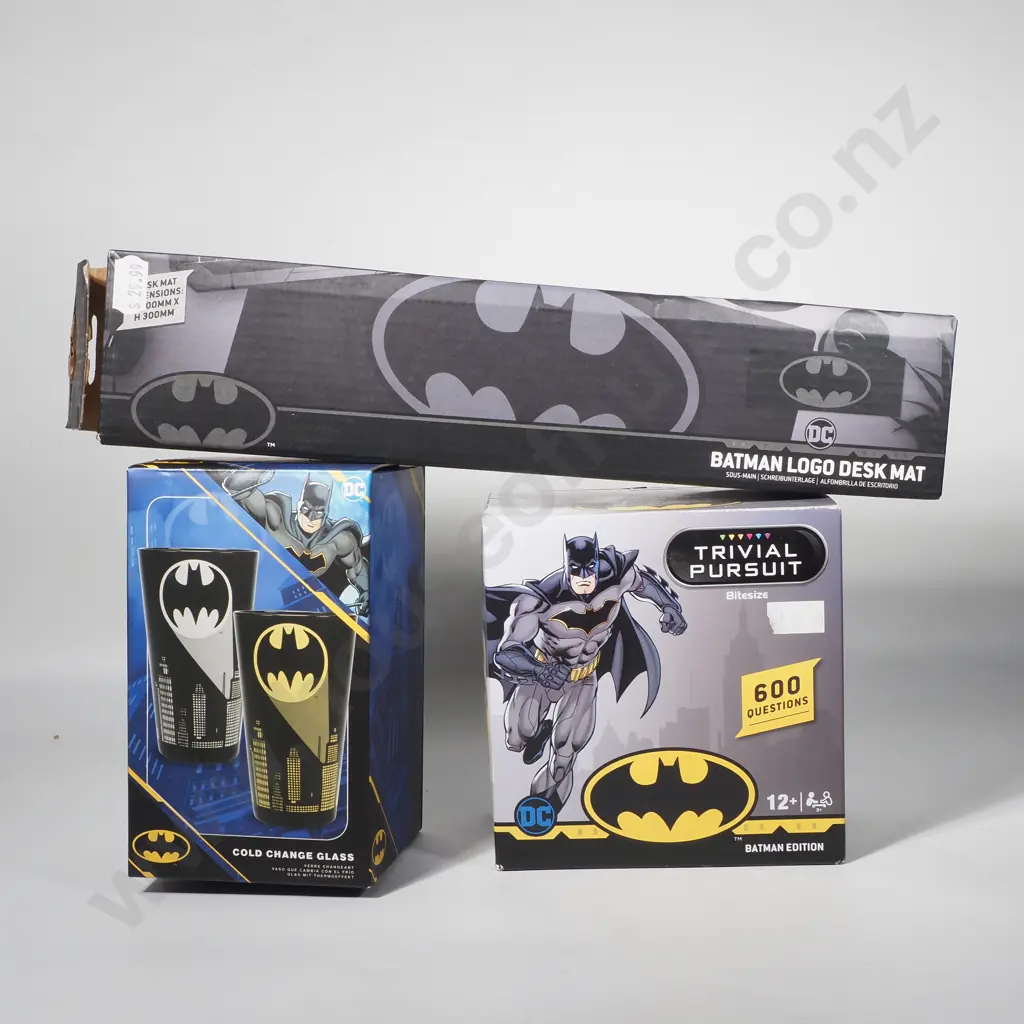 Batman Memorabilia - Trivial Pursuit, Cold Change Glass, Logo Desk Mat Image 1++
