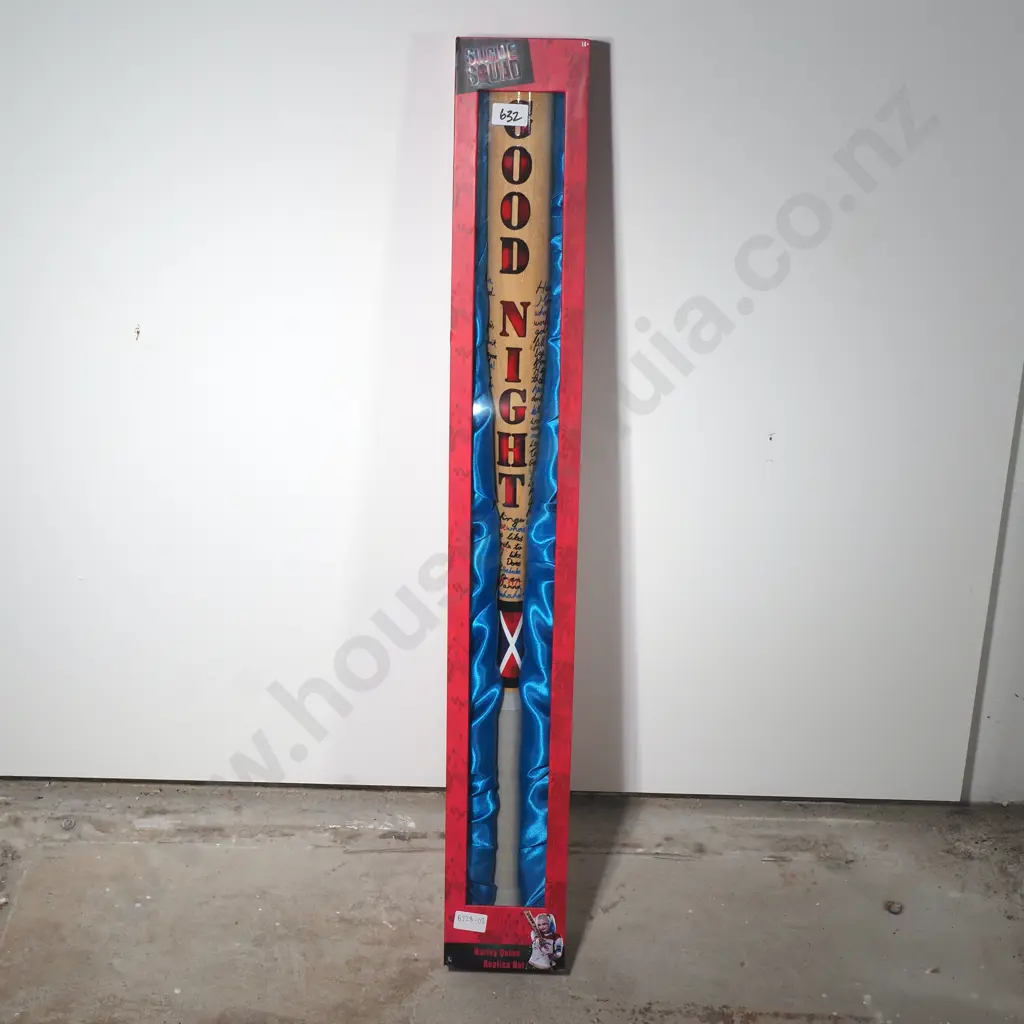 Harley Quinn Replica Bat Image 1++
