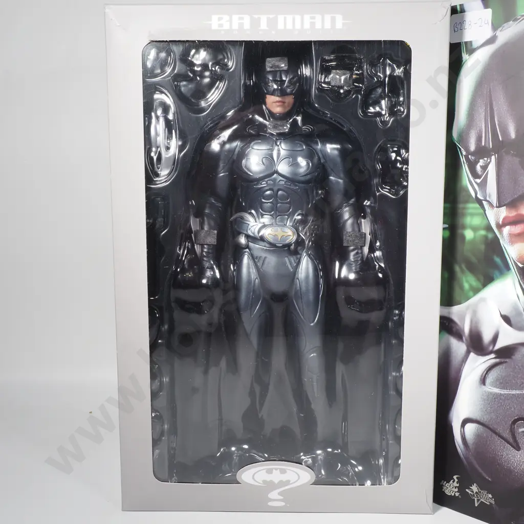 Batman Sonar Suit - Collectible Figure 1:6 Image 1++