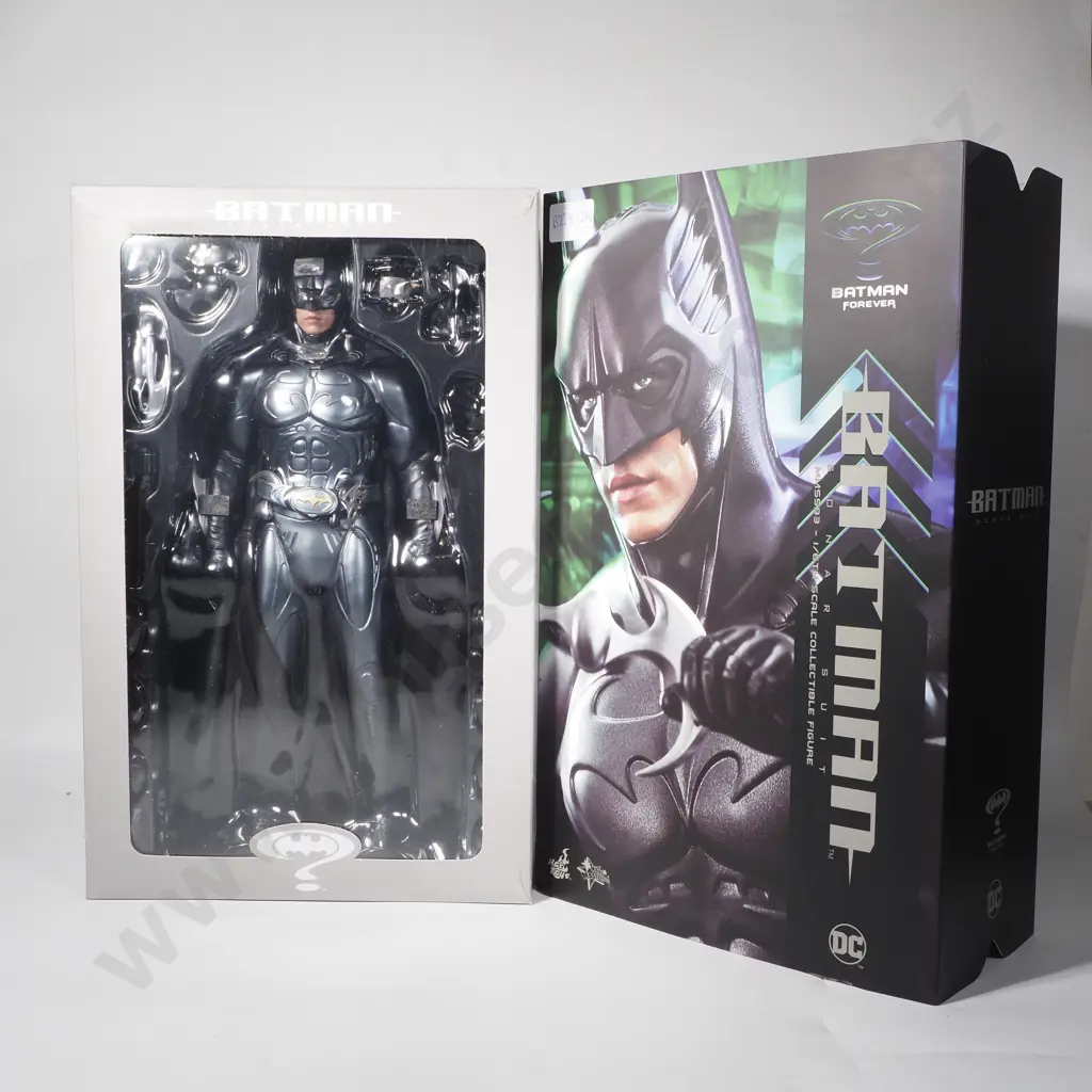 Batman Sonar Suit - Collectible Figure 1:6 Image 1++