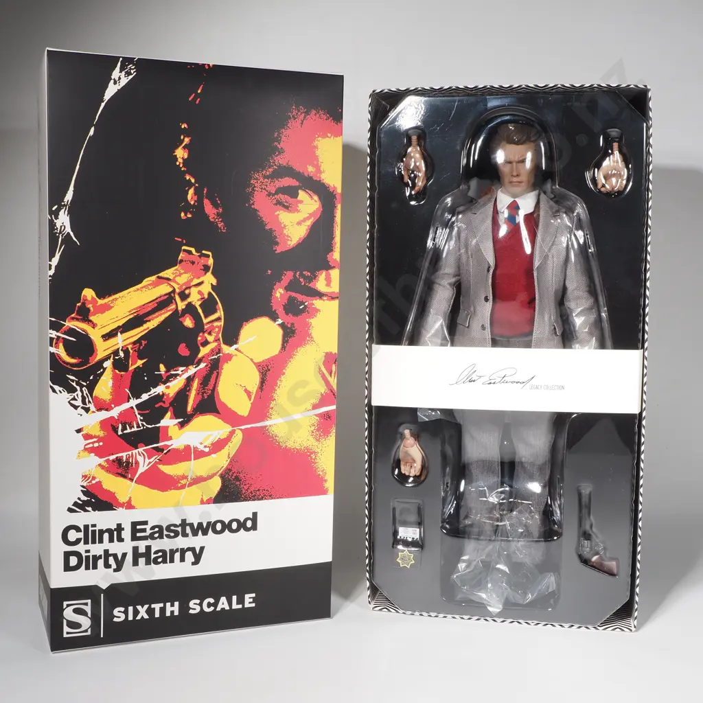Clint Eastwood Figurine - 'Dirty Harry' - 1:6 & Display Dome Image 1++