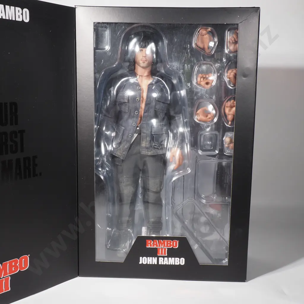 John Rambo - Rambo III Collectible Figure with Display Dome 1:6 Image 1++