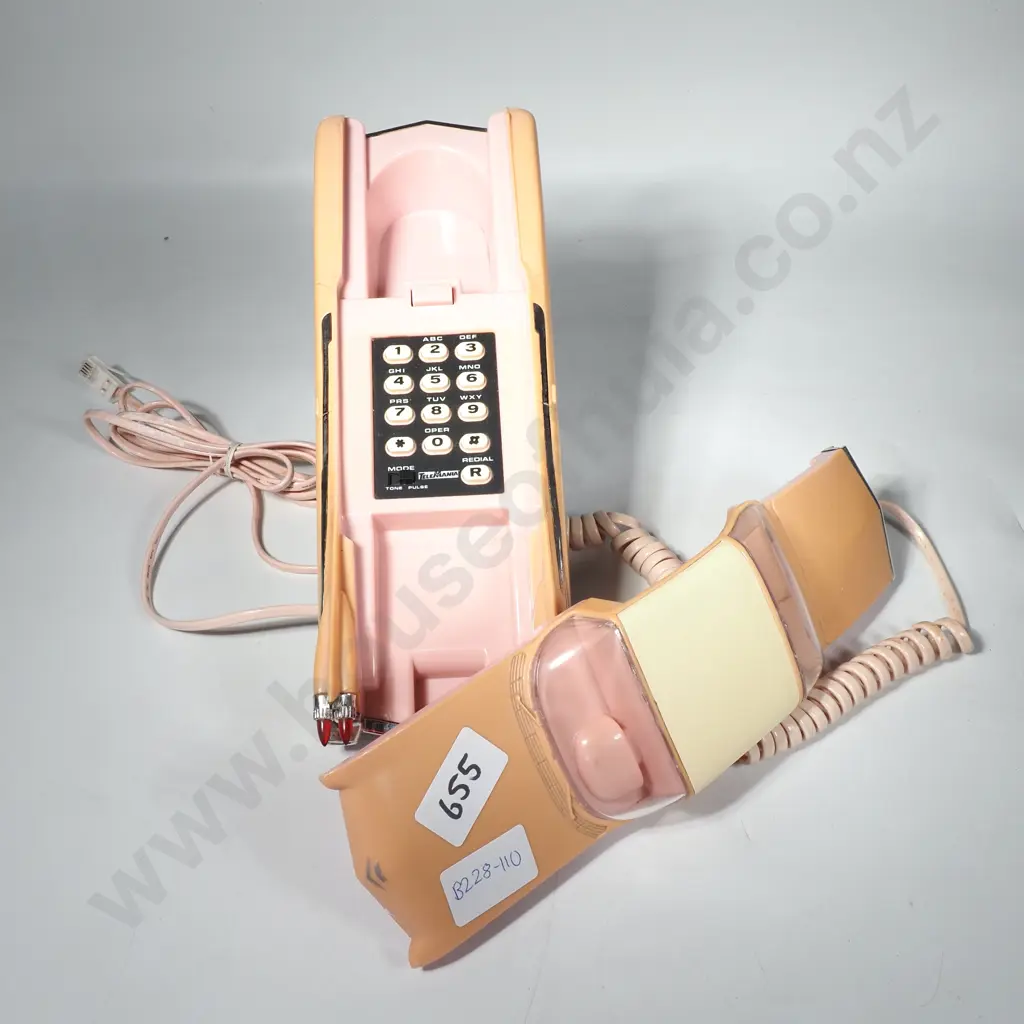 Cadillac Telephone Image 1++
