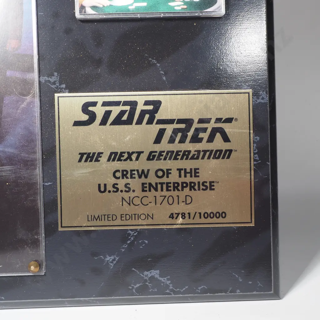 Star Trek: The Next Generation Collectable Wall  Plaque Featuring the Crew of the USS Enterprise Image 1++