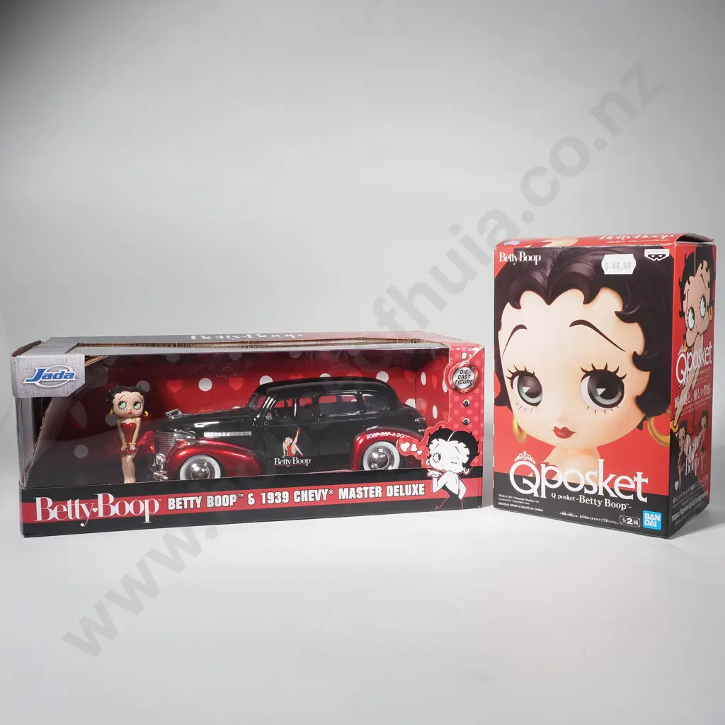Betty Boop & 1939 Chevy Master Deluxe & Q Posket Betty Boop Image 1++