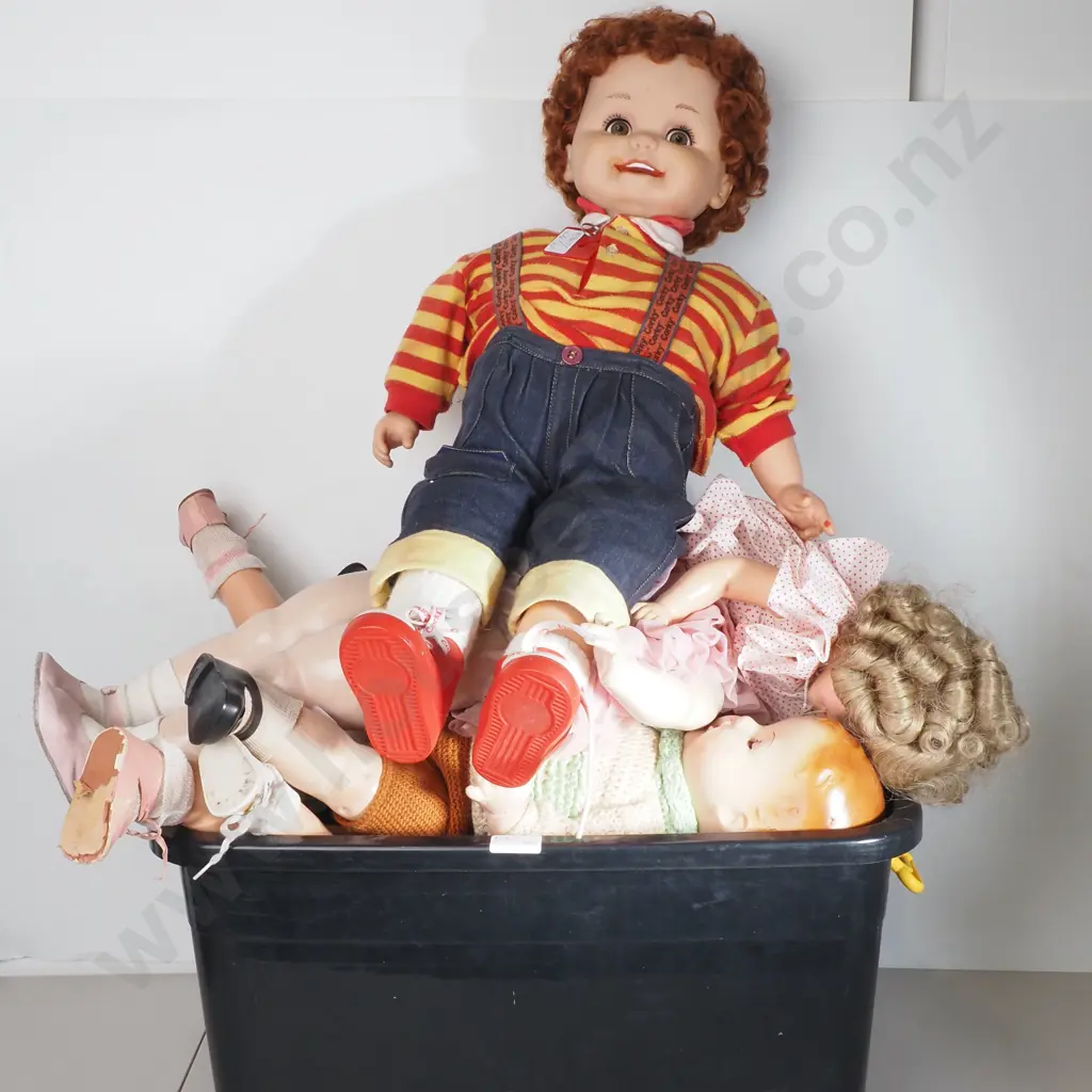 Assorted Lot of Eight Vintage Dolls Image 1++