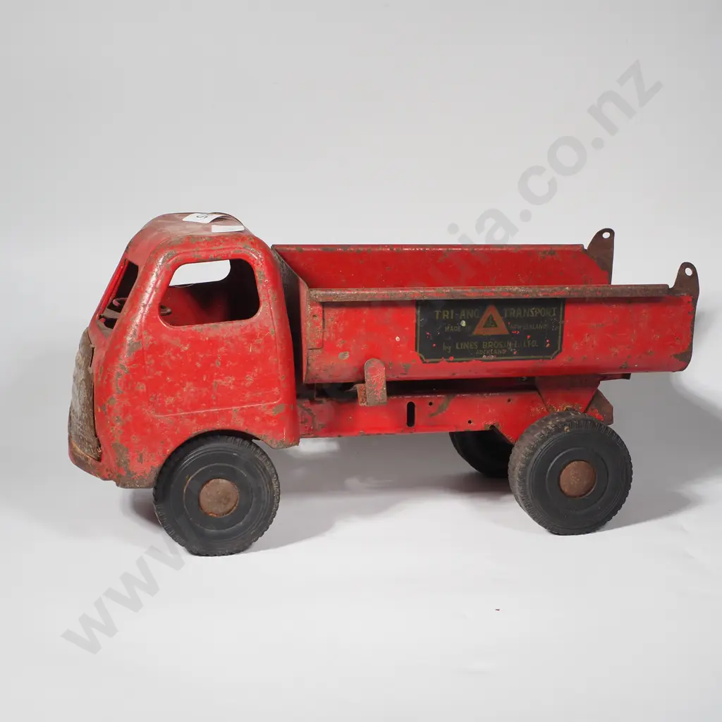 Triang in Auckland Toy Dump Truck Manufactured by Lines Bros. (NZ) Ltd. Image 1++