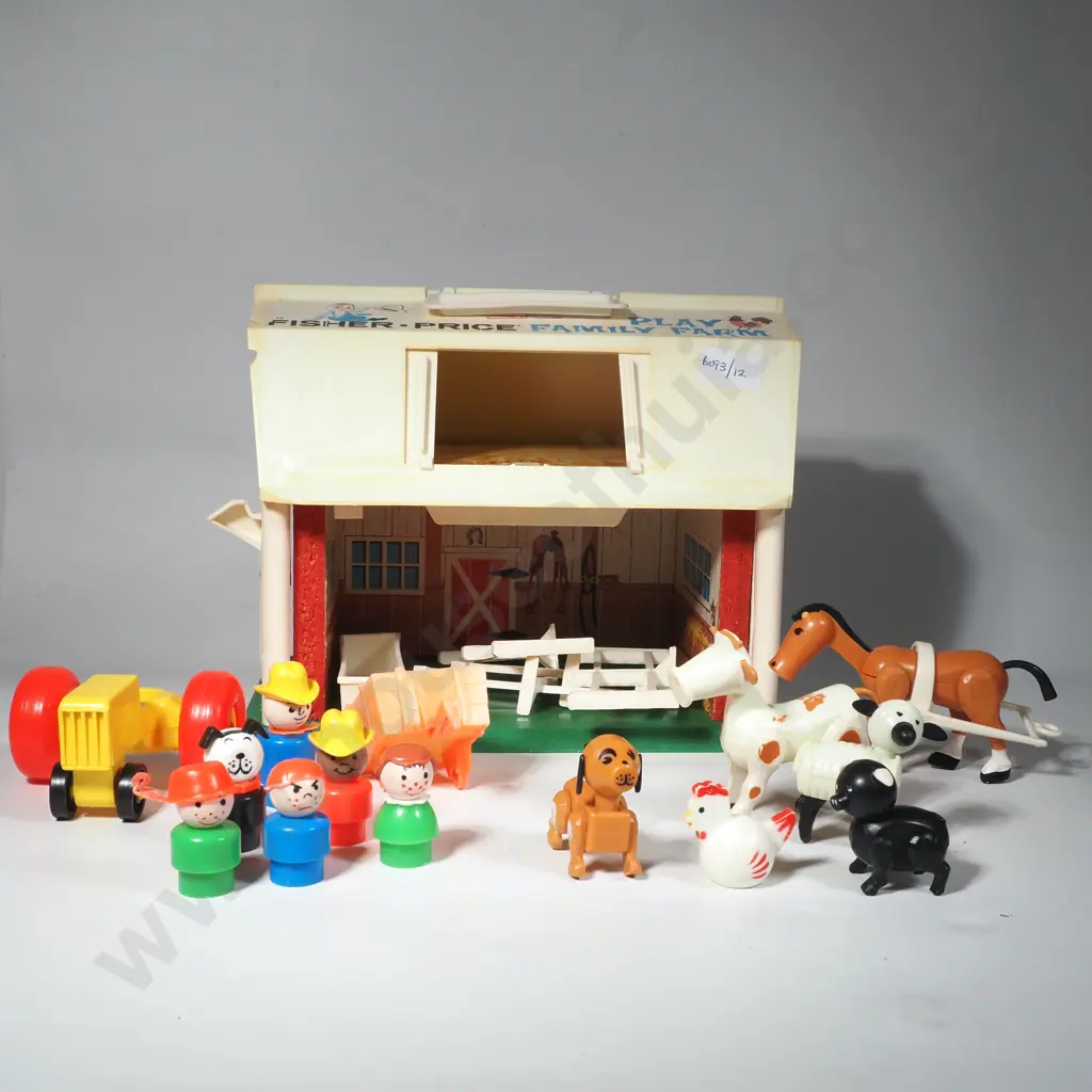 Fisher-Price Play Family Farm, Circa 1968 & Vintage'Little People School Bus' Image 1++