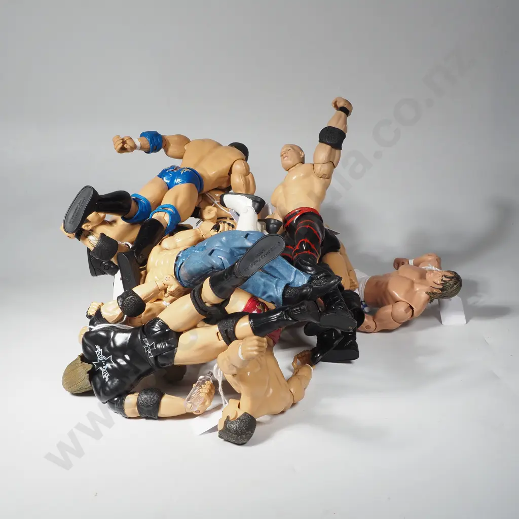 Collection Of 10 Assorted WWE Wrestling Figures Image 1++