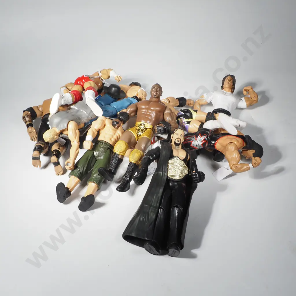 Collection Of 10 Assorted WWE Wrestling Figures Image 1++