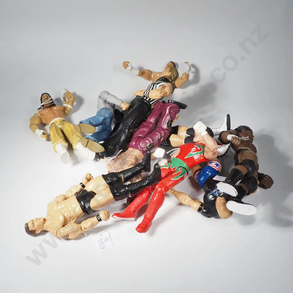 Collection Of 10 Assorted WWE Wrestling Figures Image 1++