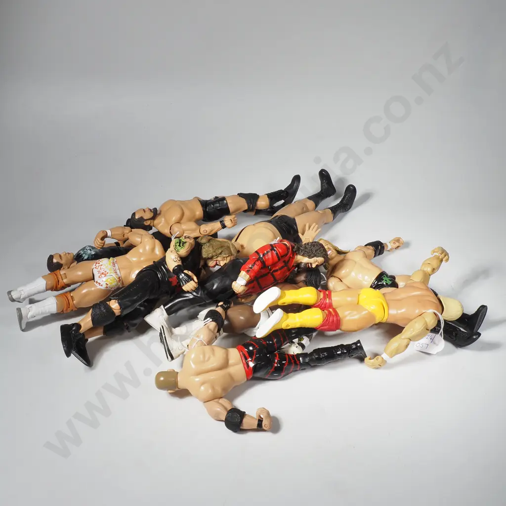 Collection Of 10 Assorted WWE Wrestling Figures Image 1++
