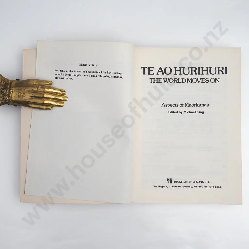 Edited by Michael King - 'Te Ao Hurihuri, The World Moves On, Aspects of Maoritanga'. Image 1++