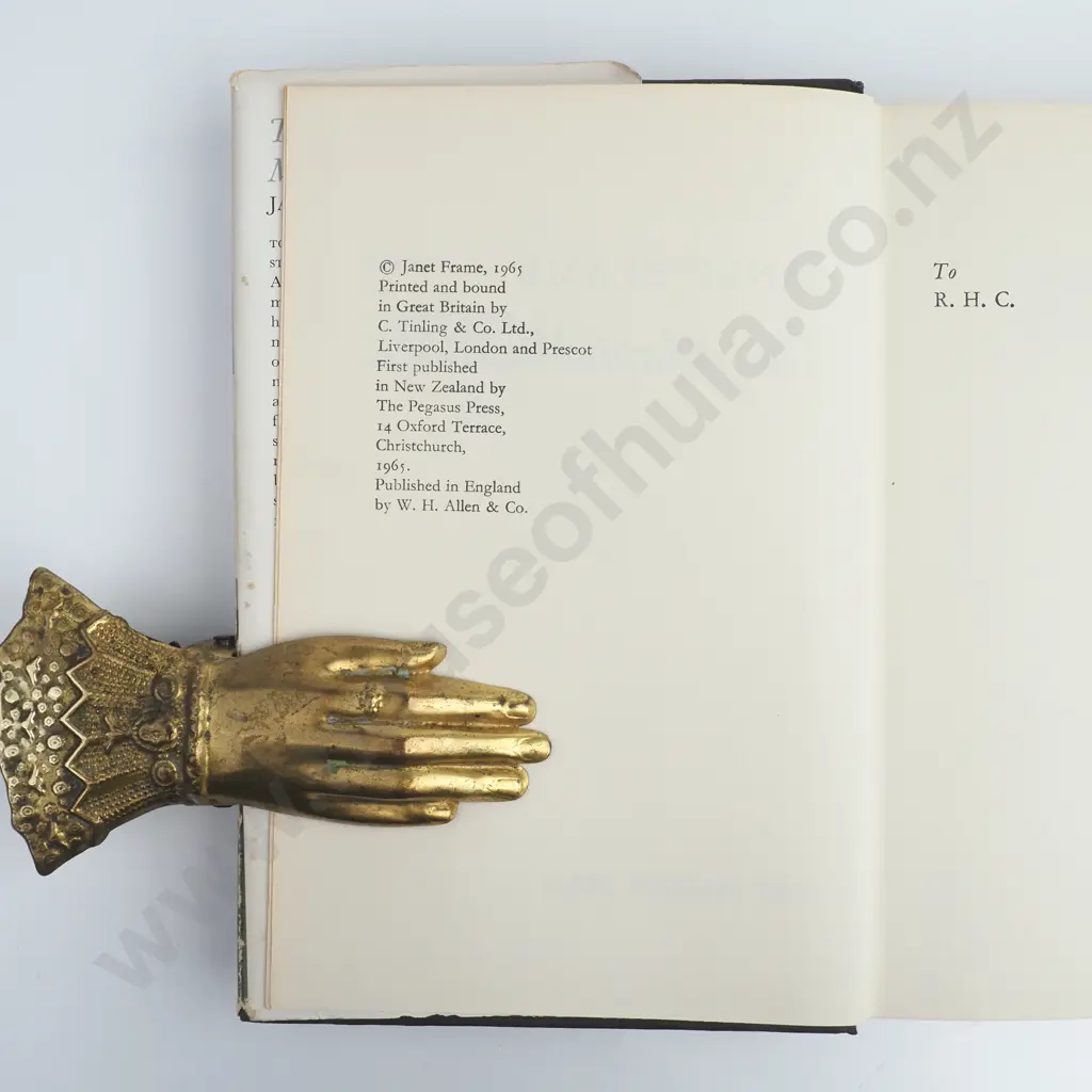 Janet Frame - The Adaptable Man , 1st edition, 1965 Image 1++