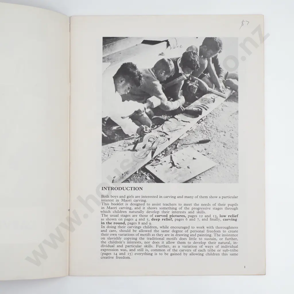 The Arts of the Maori Instructional Booklet - 'Carving' Image 1++