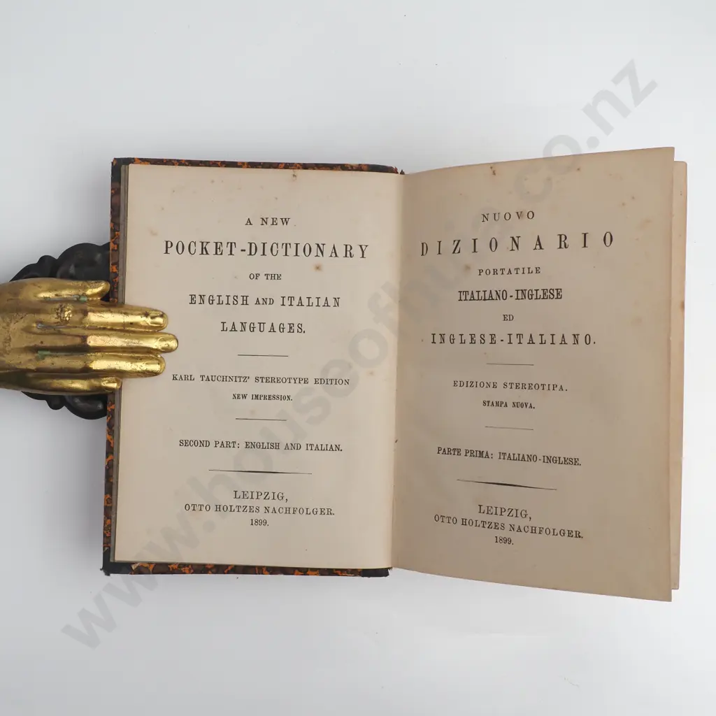 A New Pocket Dictionary of the English and Italian Languages Image 1++
