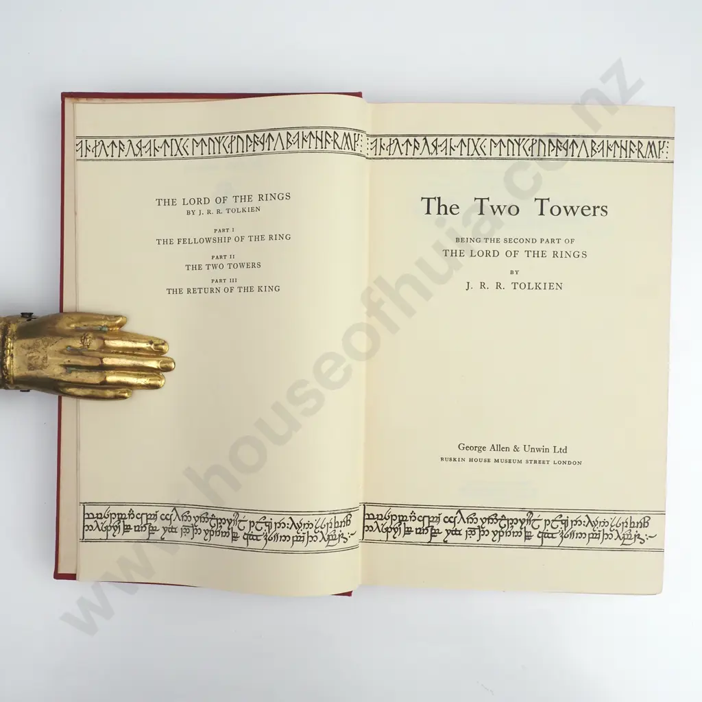 J.R.R Tolkien - 'The Two Towers' George Allen & Unwin, Fourth Impression (1956) Image 1++