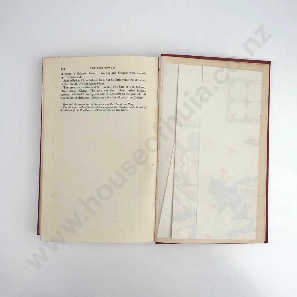 J.R.R Tolkien - 'The Two Towers' George Allen & Unwin, Fourth Impression (1956) Image 1++