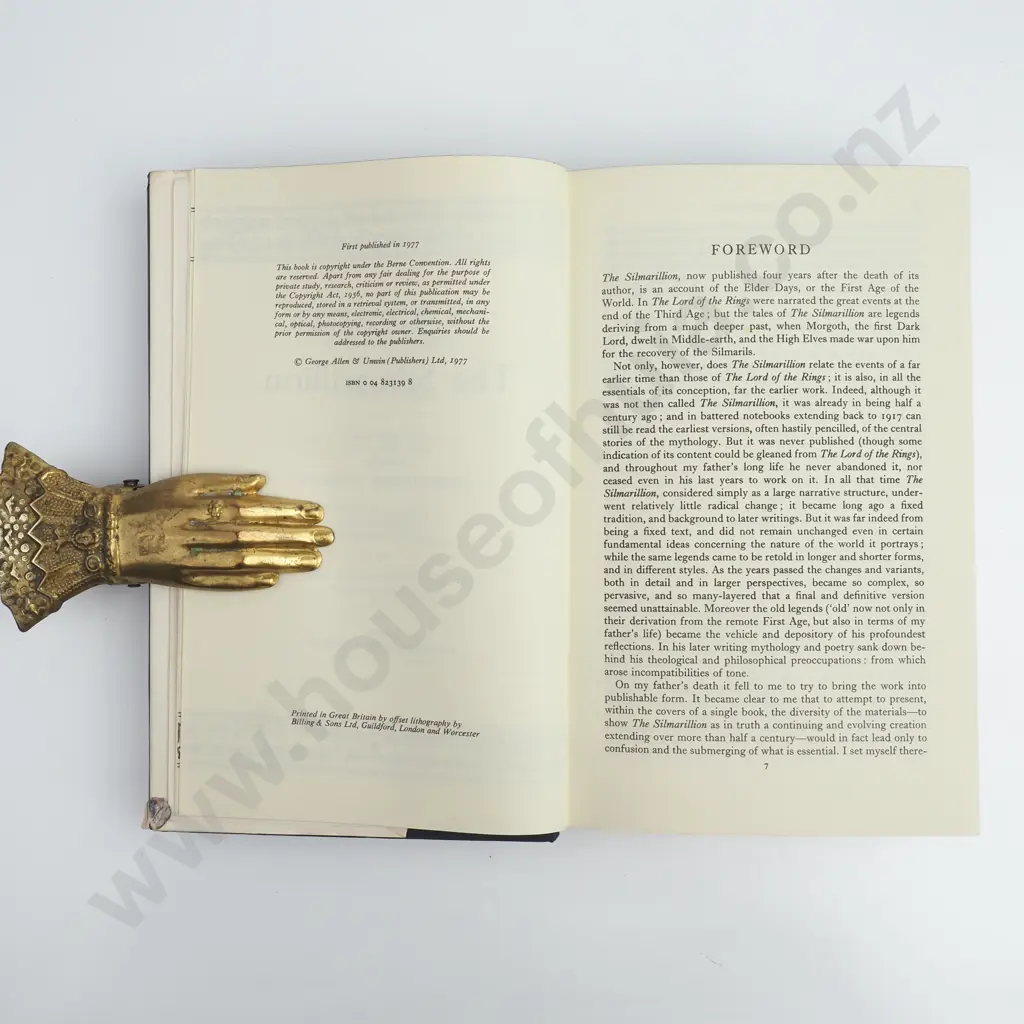 J.R.R Tolkien - 'The Silmarillion' George Allen & Unwin, First Edition (1977) Image 1++