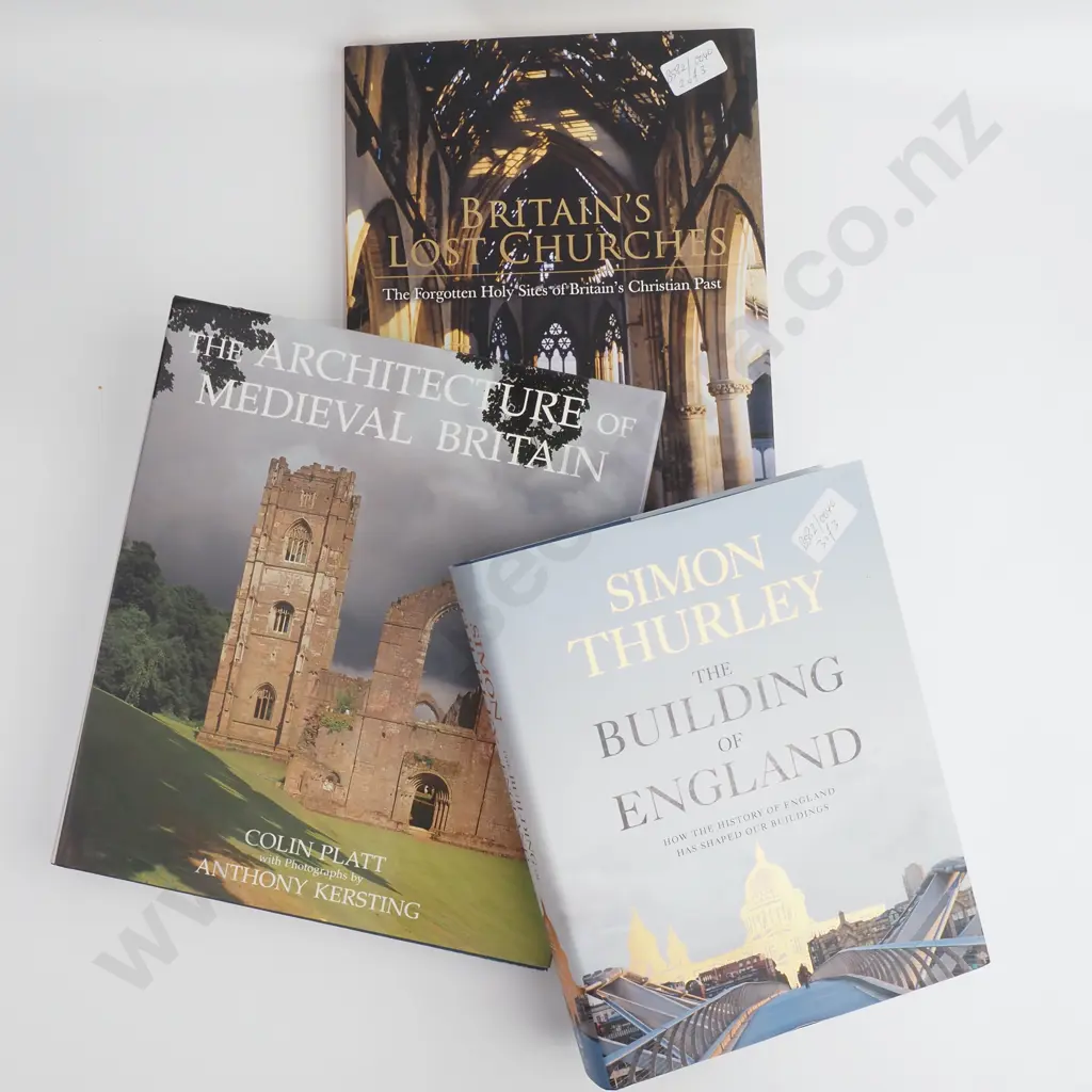 Three Books on British Architecture Image 1++