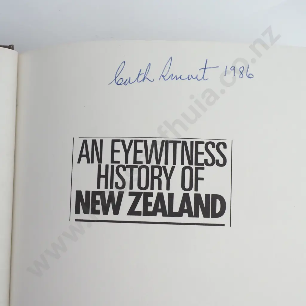 Bromby, Robin; An Eyewitness History of New Zealand Image 1++